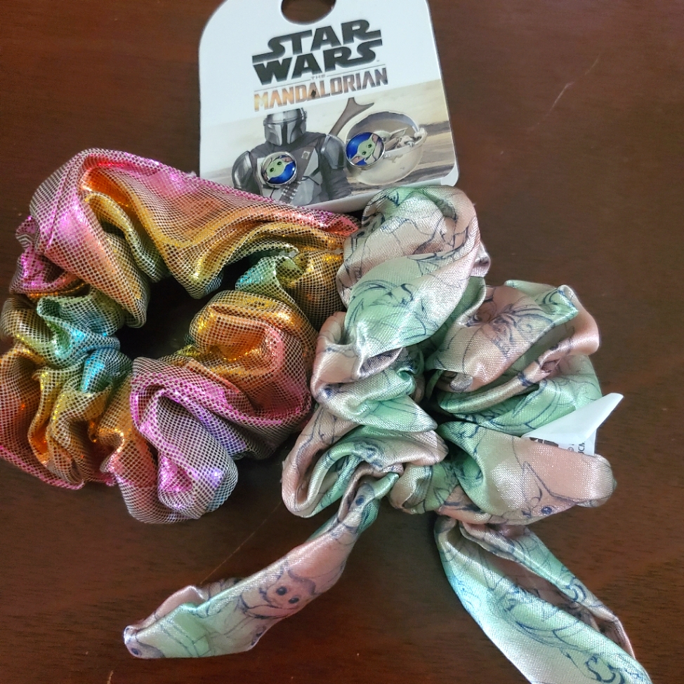 Mandalorian Schrunchie And Earrings Set 59